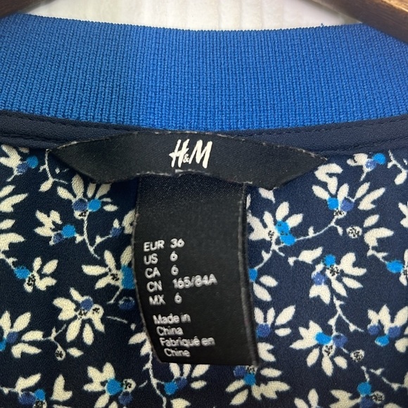 H&M - Navy Floral Stripe Crewneck Flowy Long Sleeve Lightweight Blouse Size 6 - Picture 9 of 10